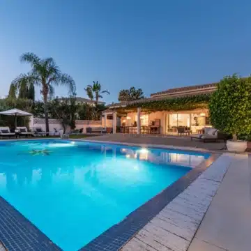 Luxury Andalusian-style villa in the prestigious neighbourhood of Nueva Andalucia Picture 47