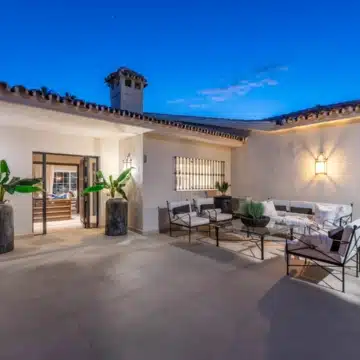 Luxury Andalusian-style villa in the prestigious neighbourhood of Nueva Andalucia Picture 49