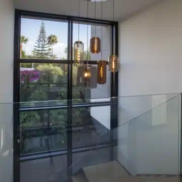 Fantastic villa with 7-bedrooms and stunning mountain views in Parcelas del Golf, Nueva Andalucia Picture 11