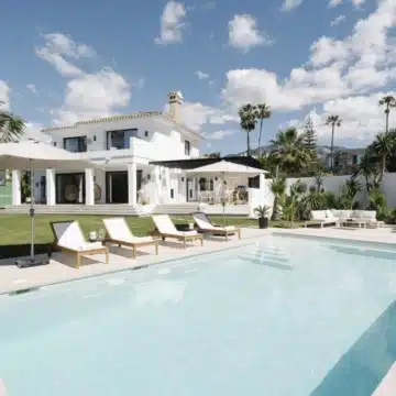 South-west facing 5-bedrooms villa with golf views in Nueva Andalucia, Marbella Picture 12