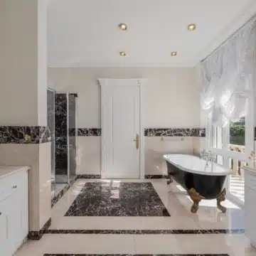 Luxury architectural masterpiece offering panoramic sea views in Sierra Blanca, Marbella Golden Mile Picture 15
