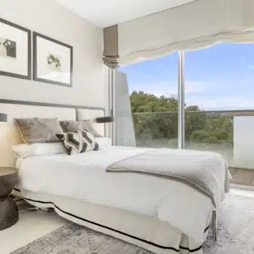 Frontline beach apartment with unbeatable views in exclusive urbanisation of The Edge, Estepona Picture 7