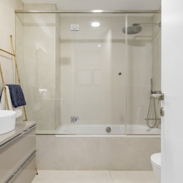 Frontline beach apartment with unbeatable views in exclusive urbanisation of The Edge, Estepona Picture 20