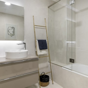 Frontline beach apartment with unbeatable views in exclusive urbanisation of The Edge, Estepona Picture 21