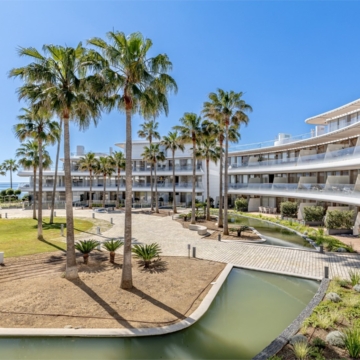Beautiful 2-bedroom apartment with spectacular sea views in The Edge, Estepona Picture 6