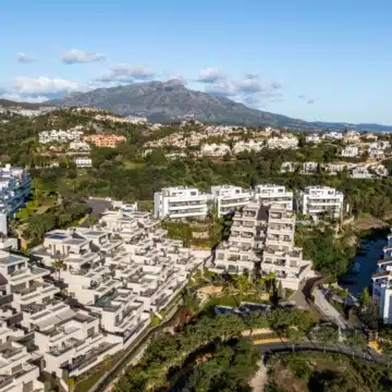 Spacious 3-bedroom apartment located in the highly sought-after Los Arrayanes Golf, Benahavis Picture 21