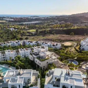 Spacious 3-bedroom apartment located in the highly sought-after Los Arrayanes Golf, Benahavis Picture 23