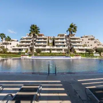 Spacious 3-bedroom apartment located in the highly sought-after Los Arrayanes Golf, Benahavis Picture 0