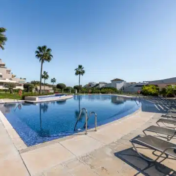 Spacious 3-bedroom apartment located in the highly sought-after Los Arrayanes Golf, Benahavis Picture 13