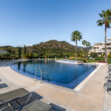 Spacious 3-bedroom apartment located in the highly sought-after Los Arrayanes Golf, Benahavis Picture 29