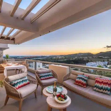 Spacious 3-bedroom apartment located in the highly sought-after Los Arrayanes Golf, Benahavis Picture 9