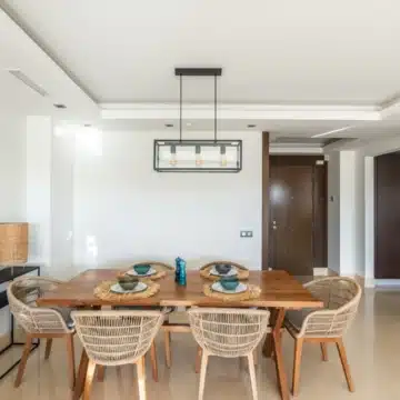 Spacious 3-bedroom apartment located in the highly sought-after Los Arrayanes Golf, Benahavis Picture 14