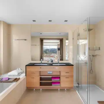 Spacious 3-bedroom apartment located in the highly sought-after Los Arrayanes Golf, Benahavis Picture 18