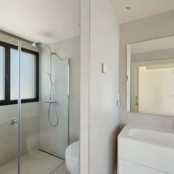 Exceptional duplex penthouse with breathtaking views in New Golden Mile, Estepona Picture 7