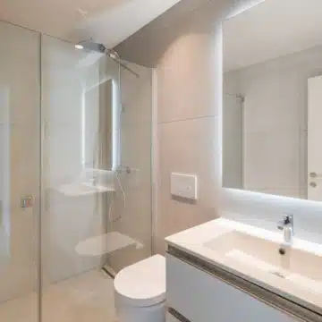 Exceptional duplex penthouse with breathtaking views in New Golden Mile, Estepona Picture 8