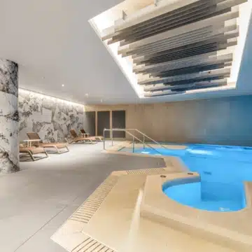 Duplex penthouse with spectacular sea views in Benalús, Marbella Golden Mile Picture 18