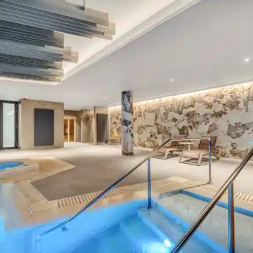 Duplex penthouse with spectacular sea views in Benalús, Marbella Golden Mile Picture 1