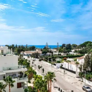 Duplex penthouse with spectacular sea views in Benalús, Marbella Golden Mile Picture 24