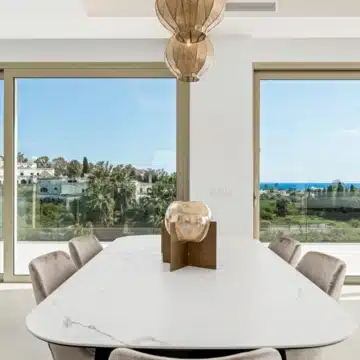 Duplex penthouse with spectacular sea views in Benalús, Marbella Golden Mile Picture 7