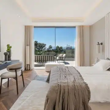 New built stunning villa with fantastic mountain views in the most sought after area of El Rosario, Marbella Picture 6