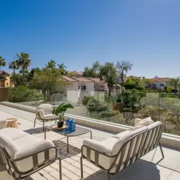 New built stunning villa with fantastic mountain views in the most sought after area of El Rosario, Marbella Picture 9