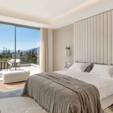 New built stunning villa with fantastic mountain views in the most sought after area of El Rosario, Marbella Picture 1
