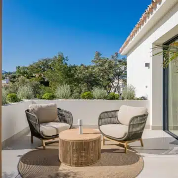 New built stunning villa with fantastic mountain views in the most sought after area of El Rosario, Marbella Picture 11