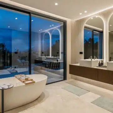 New built stunning villa with fantastic mountain views in the most sought after area of El Rosario, Marbella Picture 5