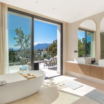 New built stunning villa with fantastic mountain views in the most sought after area of El Rosario, Marbella Picture 37