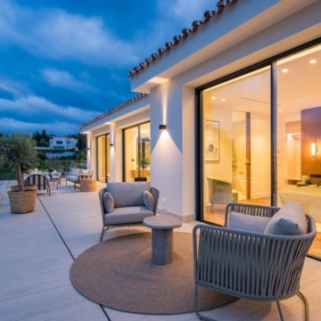 New built stunning villa with fantastic mountain views in the most sought after area of El Rosario, Marbella Picture 40