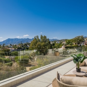 New built stunning villa with fantastic mountain views in the most sought after area of El Rosario, Marbella Picture 42