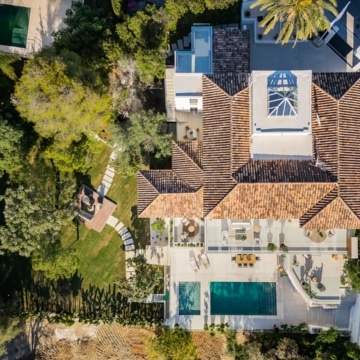 New built stunning villa with fantastic mountain views in the most sought after area of El Rosario, Marbella Picture 50