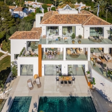 New built stunning villa with fantastic mountain views in the most sought after area of El Rosario, Marbella Picture 38