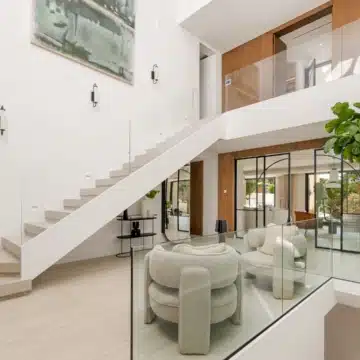 New built stunning villa with fantastic mountain views in the most sought after area of El Rosario, Marbella Picture 2