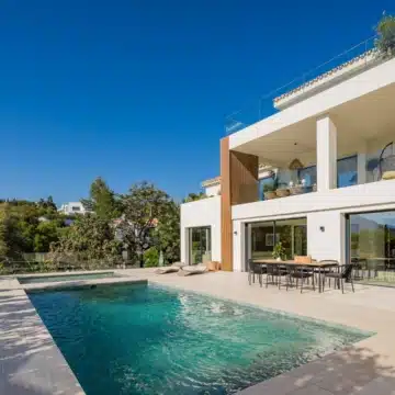 New built stunning villa with fantastic mountain views in the most sought after area of El Rosario, Marbella Picture 7