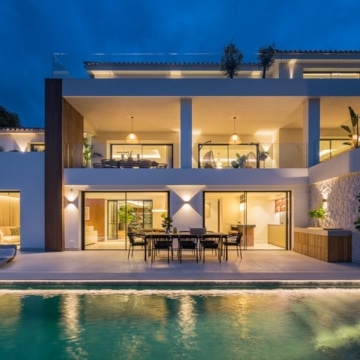 New built stunning villa with fantastic mountain views in the most sought after area of El Rosario, Marbella Picture 35