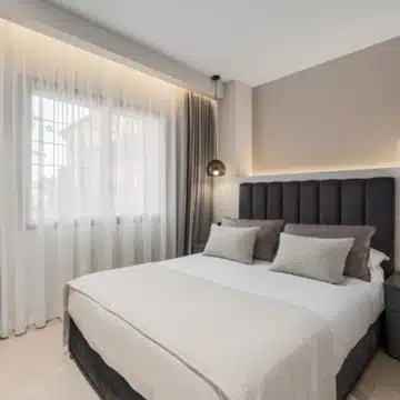 Elegant groundfloor apartment with with stunning sea views in Les Belvederes, Nueva Andalucía Picture 8