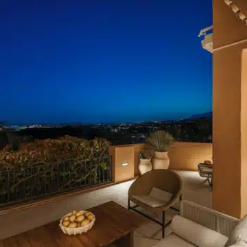 Elegant groundfloor apartment with with stunning sea views in Les Belvederes, Nueva Andalucía Picture 23