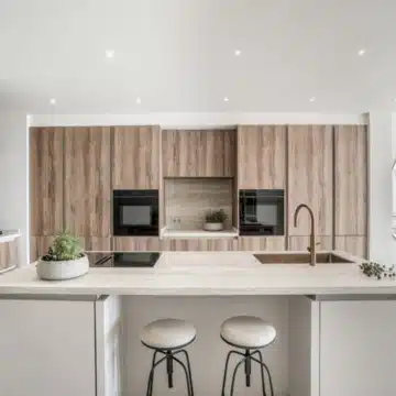 Refurbished groundfloor apartment with spectacular sea and mountain views in Nueva Andalucia Picture 5