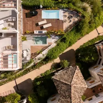 Refurbished groundfloor apartment with spectacular sea and mountain views in Nueva Andalucia Picture 30