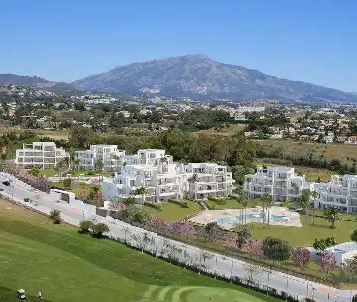 Bright Two Bedroom Apartment with Spectacular Panoramic Views of the Golf course and Natural Scenery Picture