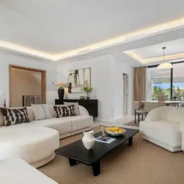 Fronline golf three-story townhouse in Los Olivos, Nueva Andalucía Picture 17