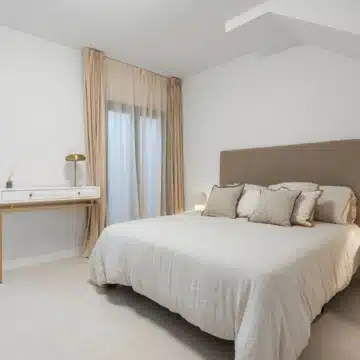 Fronline golf three-story townhouse in Los Olivos, Nueva Andalucía Picture 7