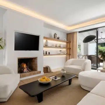 Fronline golf three-story townhouse in Los Olivos, Nueva Andalucía Picture 0