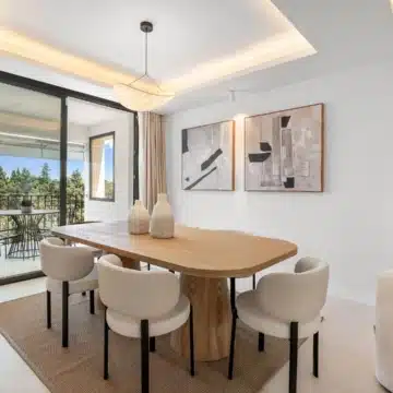 Fronline golf three-story townhouse in Los Olivos, Nueva Andalucía Picture 12