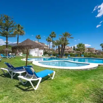 Modern refurbished apartment in an exclusive boutique community of Las Brisas, Nueva Andalucia Picture 24