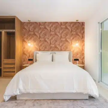 Modern refurbished apartment in an exclusive boutique community of Las Brisas, Nueva Andalucia Picture 11
