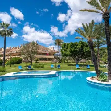 Modern refurbished apartment in an exclusive boutique community of Las Brisas, Nueva Andalucia Picture 20
