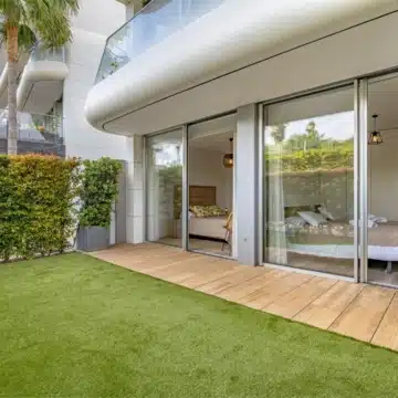 Luxurious groundfloor apartment in the beachfront residential complex The Edge, Estepona Picture 13