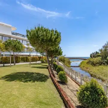 Luxurious groundfloor apartment in the beachfront residential complex The Edge, Estepona Picture 19